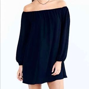 NWT Ecote off the shoulder black dress  medium
